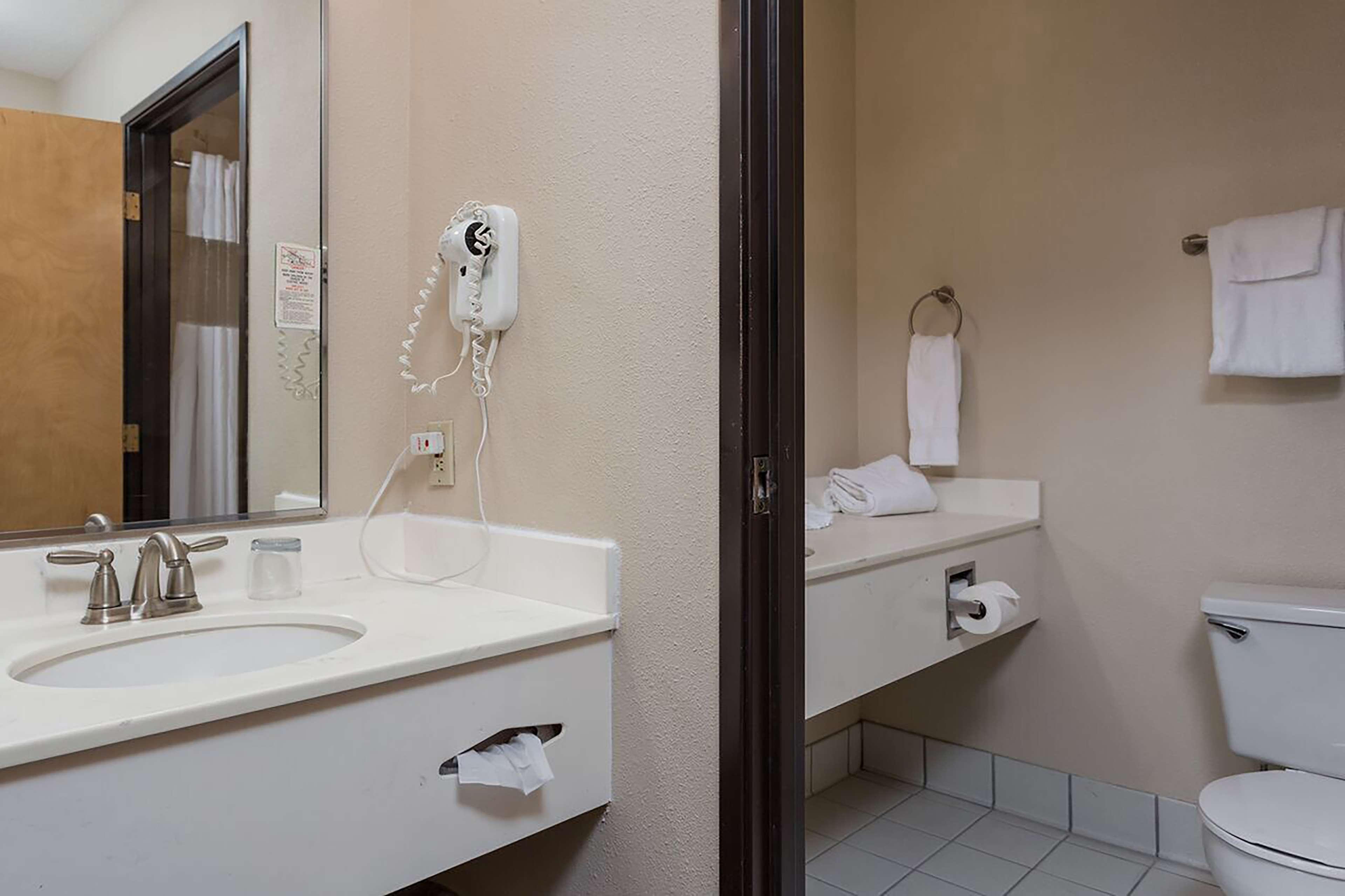 Shilo Inn Suites Tour de Newport Extérieur photo