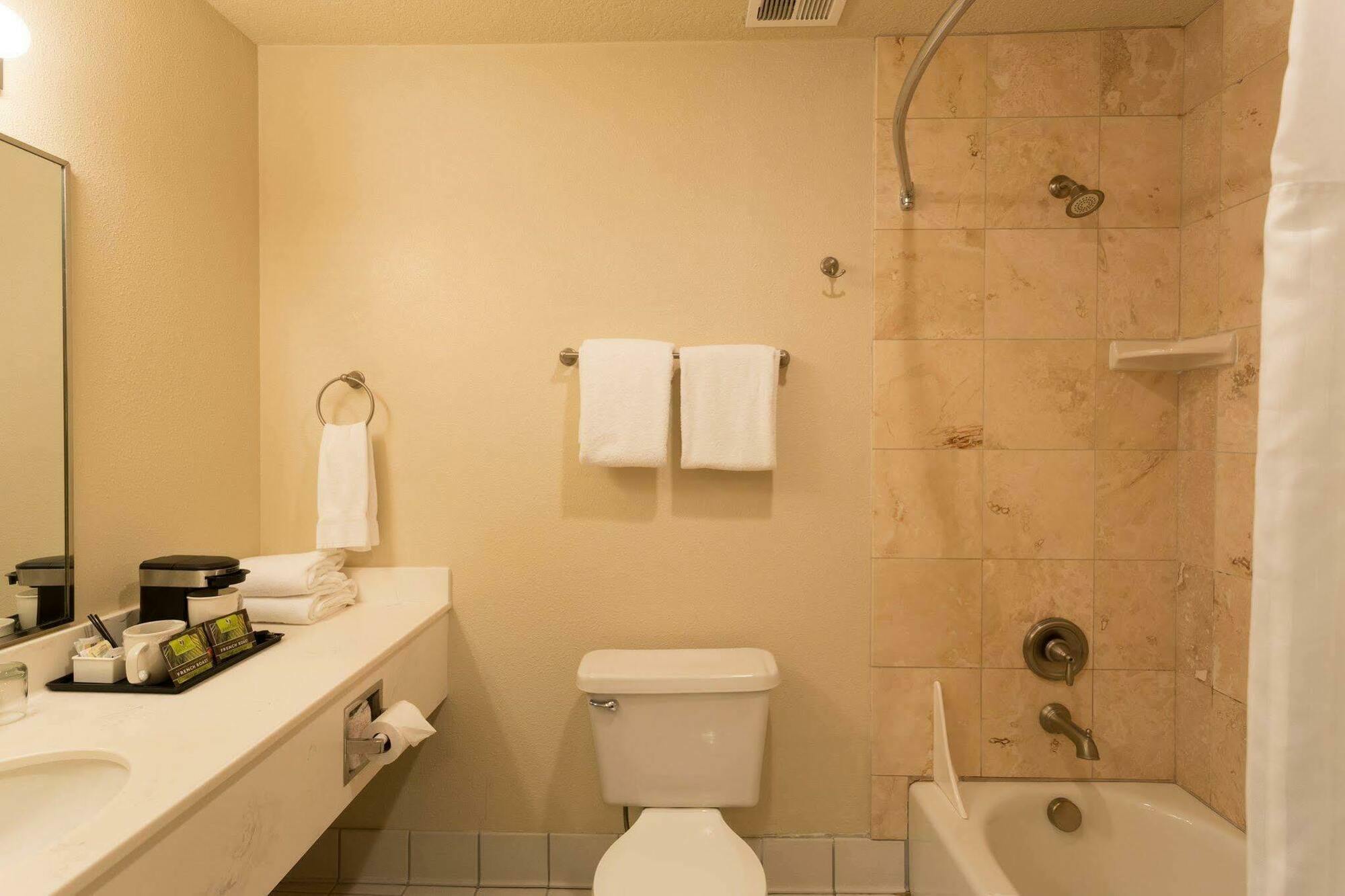 Shilo Inn Suites Tour de Newport Extérieur photo